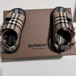 Burberry unisex kids sandal, size 28
